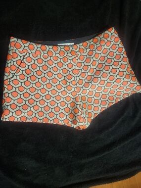 Women's Orange Geometric Stretch Shorts